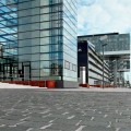 Мощение набережной гранитной брусчаткой и крупноформатными бетонными плитами в Кельне