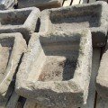 На склад поступили древние оригинальные каменные изделия из кварцита и песчаника